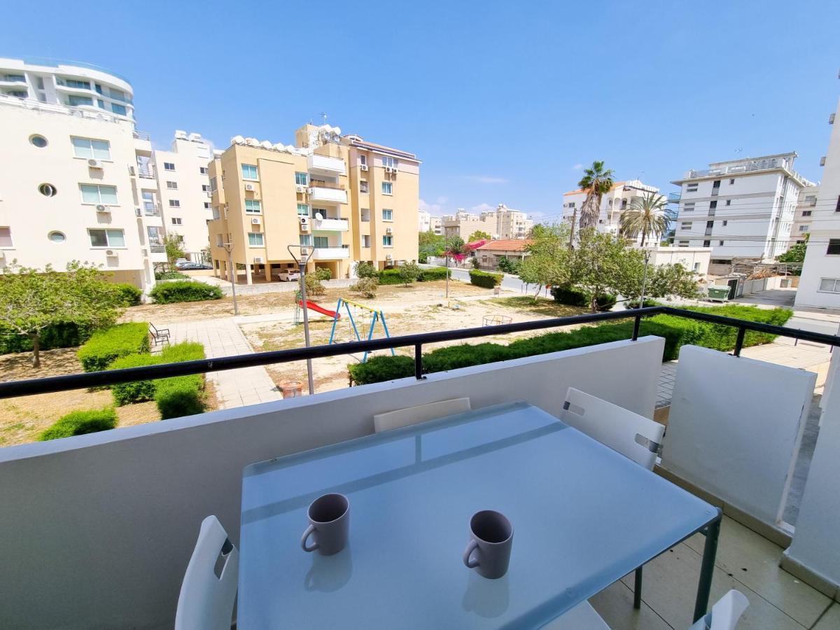 Seaside Heaven Apartment With Pool Λάρνακα Εξωτερικό φωτογραφία